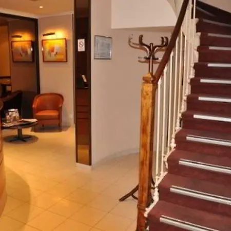 Avia Saphir Montparnasse Parigi