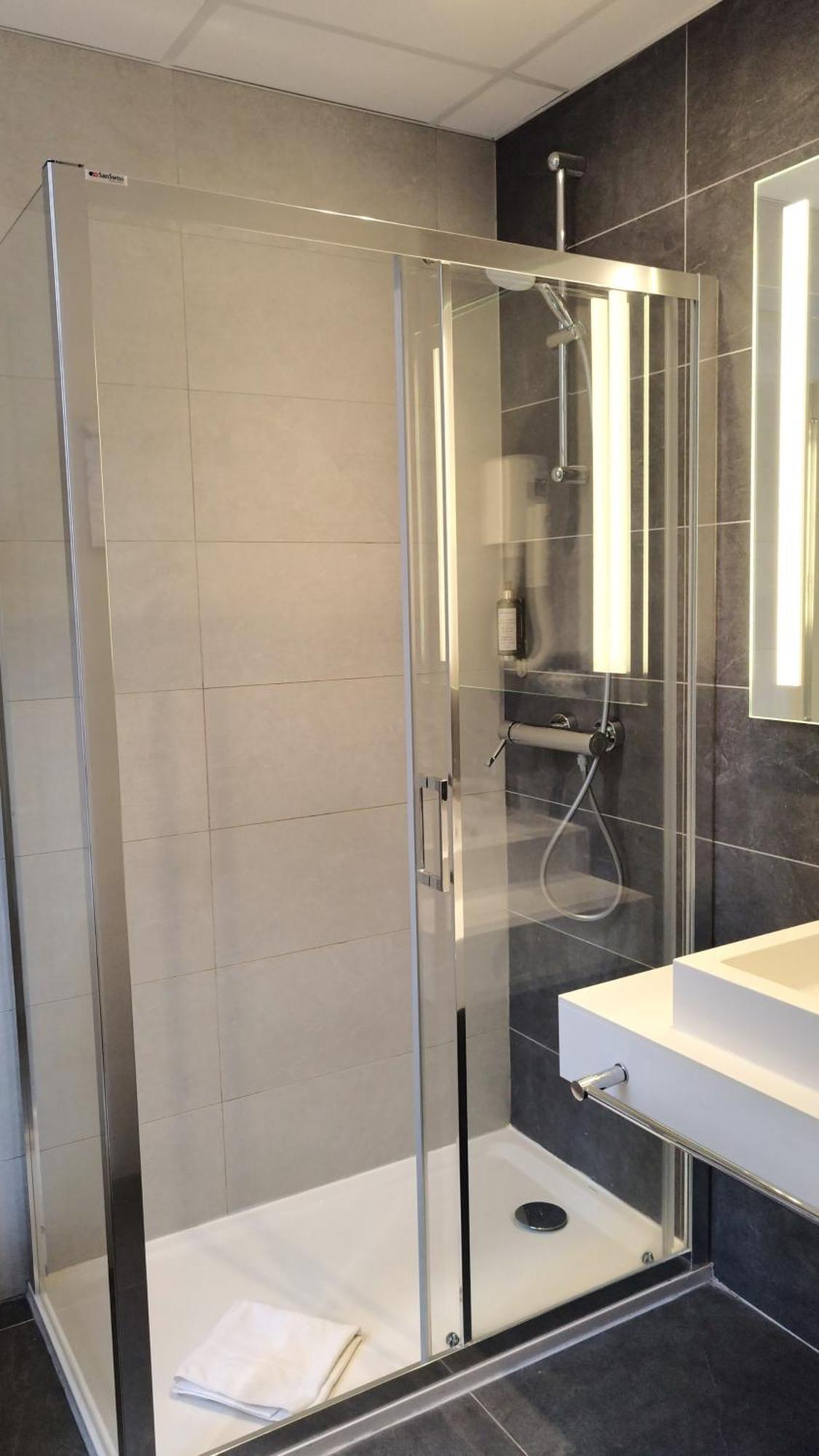 Avia Saphir Montparnasse Hotel Parigi