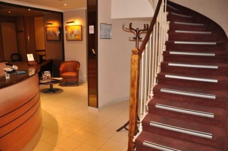 Avia Saphir Montparnasse Parigi